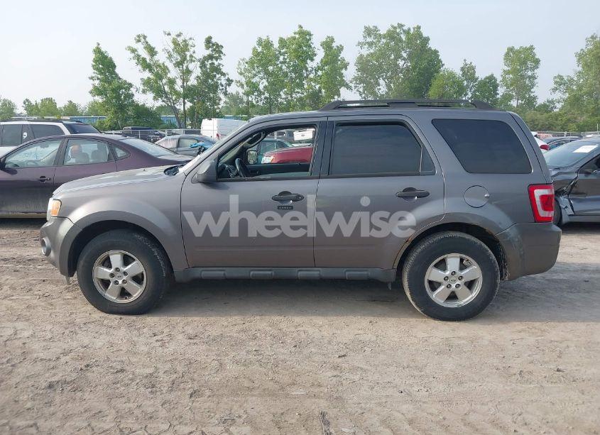 Photo 14 of 2010 Ford Escape XLT (VIN 1FMCU0D70AKC13511)