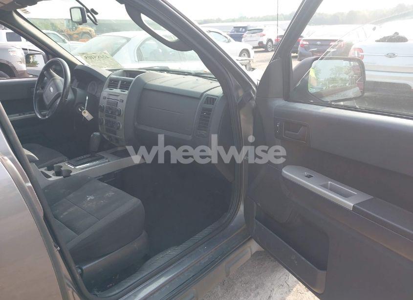 Photo 5 of 2010 Ford Escape XLT (VIN 1FMCU0D70AKC13511)