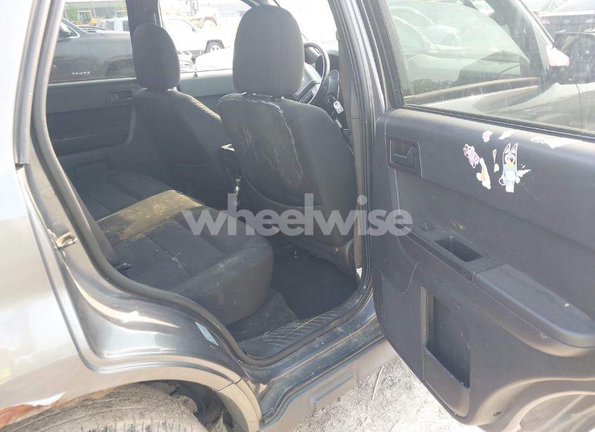 Photo 8 of 2010 Ford Escape XLT (VIN 1FMCU0D70AKC13511)