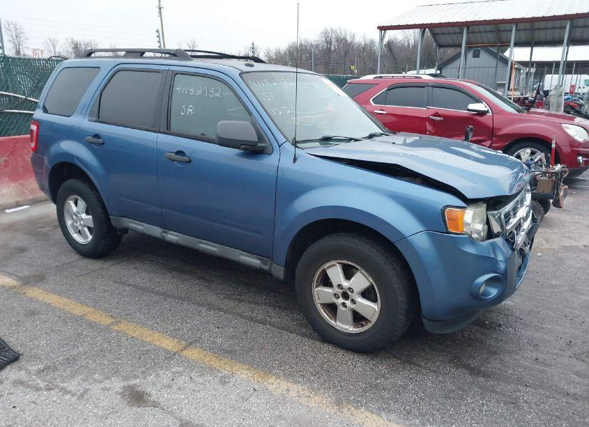 2010 Ford Escape XLT (VIN 1FMCU0D70AKC91657) main photo