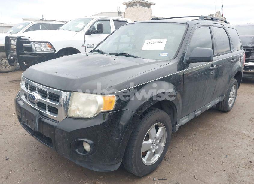 Photo 2 of 2010 Ford Escape XLT (VIN 1FMCU0D70AKD45183)