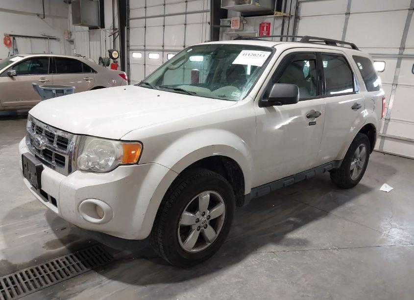 Photo 2 of 2011 Ford Escape XLT (VIN 1FMCU0D70BKA48738)