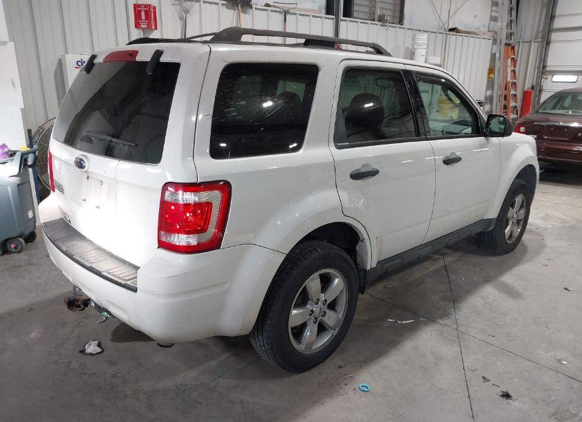 Photo 4 of 2011 Ford Escape XLT (VIN 1FMCU0D70BKA48738)