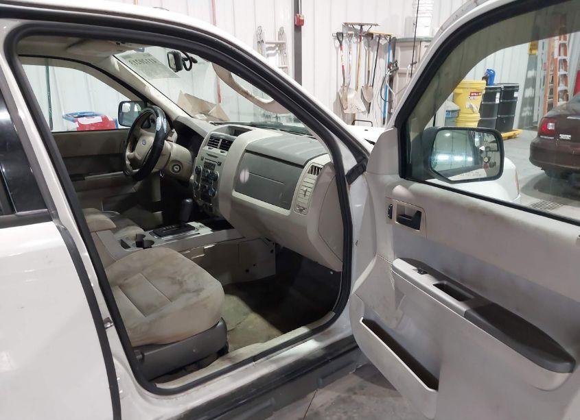 Photo 5 of 2011 Ford Escape XLT (VIN 1FMCU0D70BKA48738)