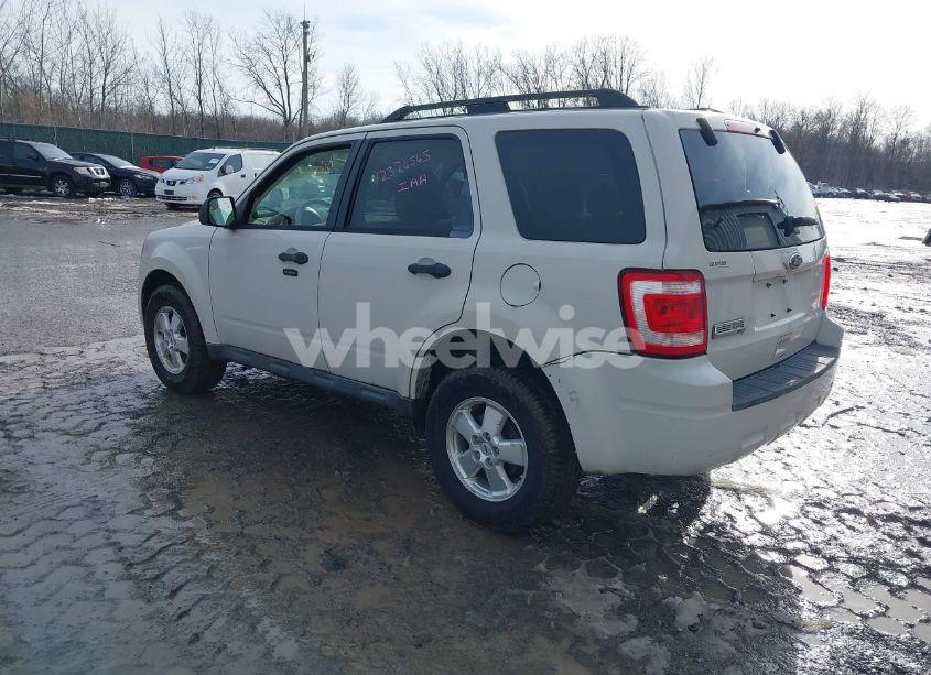 Photo 3 of 2011 Ford Escape XLT (VIN 1FMCU0D70BKA62834)