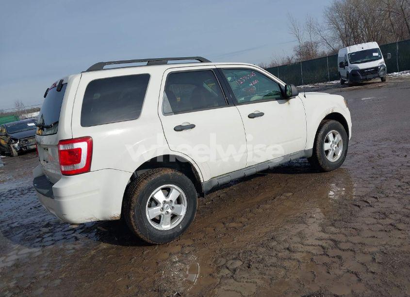 Photo 4 of 2011 Ford Escape XLT (VIN 1FMCU0D70BKA62834)