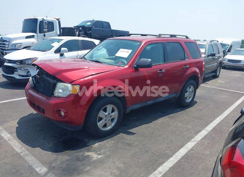 Photo 2 of 2011 Ford Escape XLT (VIN 1FMCU0D70BKB51223)