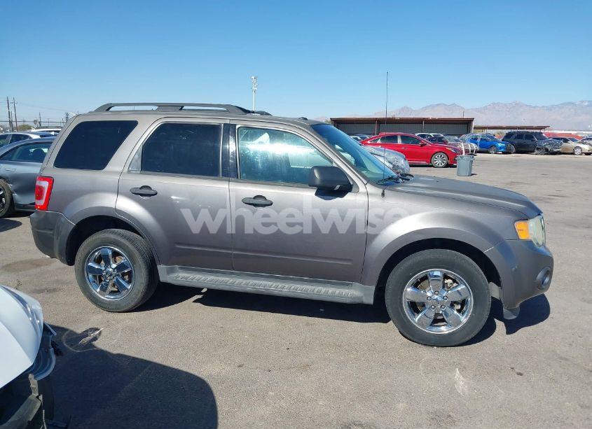 Photo 13 of 2011 Ford Escape XLT (VIN 1FMCU0D70BKB91382)