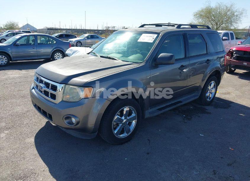 Photo 2 of 2011 Ford Escape XLT (VIN 1FMCU0D70BKB91382)