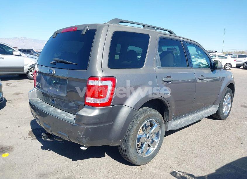 Photo 4 of 2011 Ford Escape XLT (VIN 1FMCU0D70BKB91382)