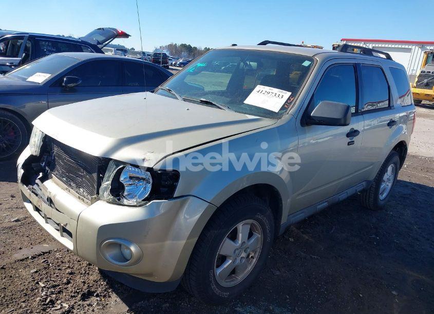 Photo 2 of 2011 Ford Escape XLT (VIN 1FMCU0D70BKC47529)