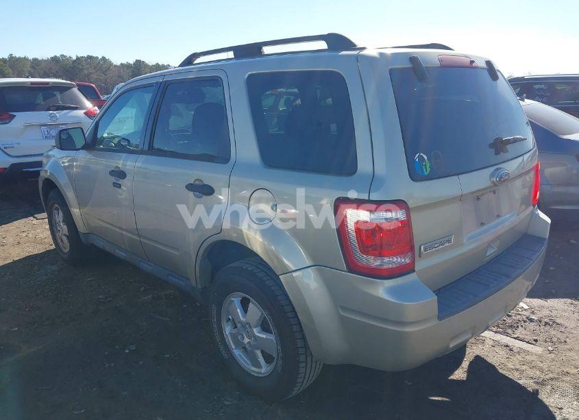 Photo 3 of 2011 Ford Escape XLT (VIN 1FMCU0D70BKC47529)