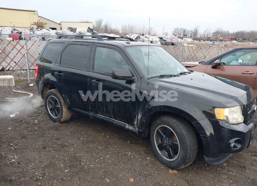 2012 Ford Escape XLT (VIN 1FMCU0D70CKB30017) main photo