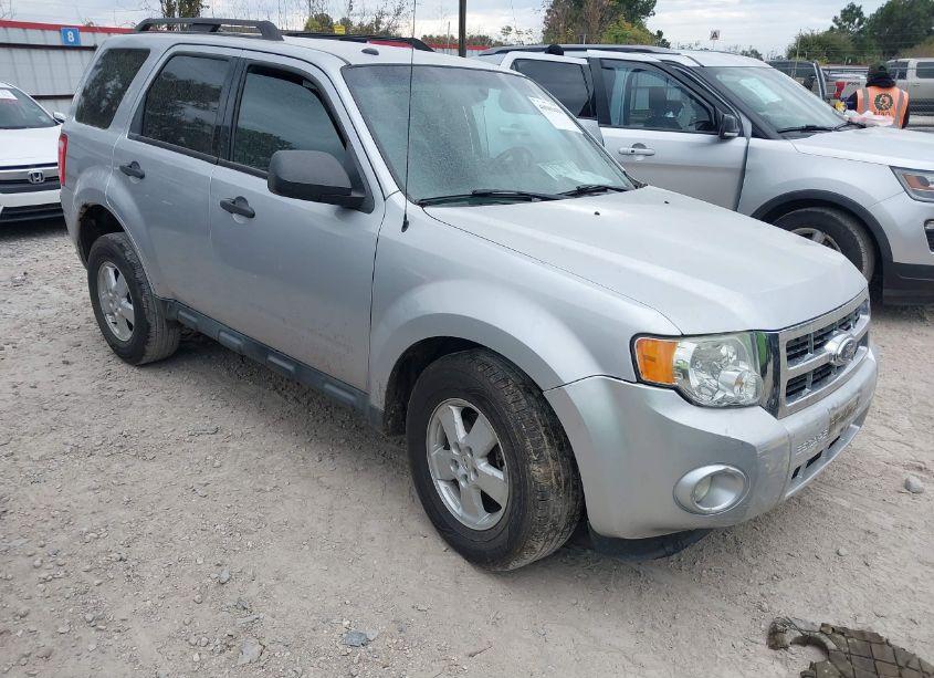 2012 Ford Escape XLT (VIN 1FMCU0D70CKB80836) main photo
