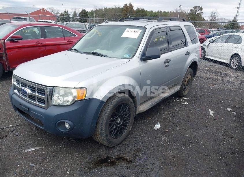 Photo 2 of 2010 Ford Escape XLT (VIN 1FMCU0D71AKA55843)