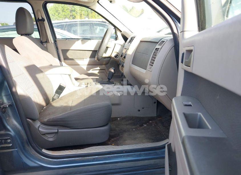 Photo 5 of 2010 Ford Escape XLT (VIN 1FMCU0D71AKB02174)