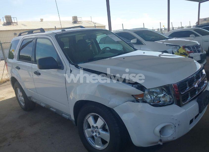 2010 Ford Escape XLT (VIN 1FMCU0D71AKB08167) main photo