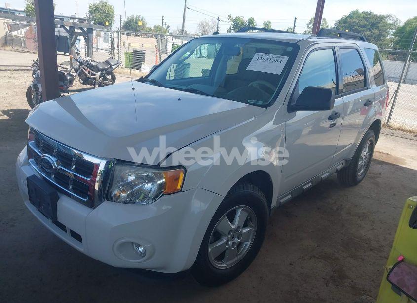 Photo 2 of 2010 Ford Escape XLT (VIN 1FMCU0D71AKB08167)