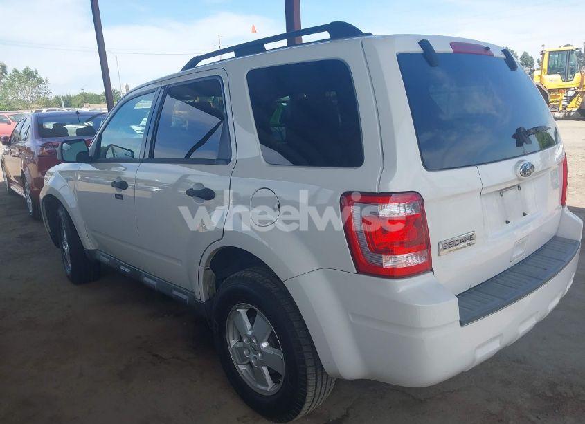 Photo 3 of 2010 Ford Escape XLT (VIN 1FMCU0D71AKB08167)