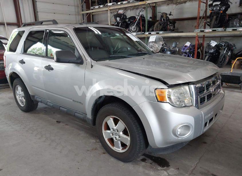 2010 Ford Escape XLT (VIN 1FMCU0D71AKD18929) main photo