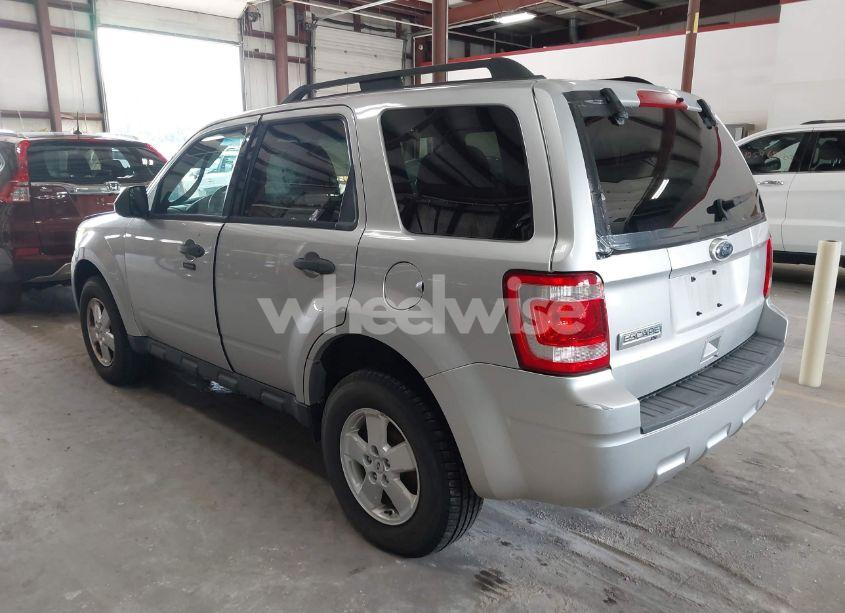 Photo 3 of 2010 Ford Escape XLT (VIN 1FMCU0D71AKD18929)