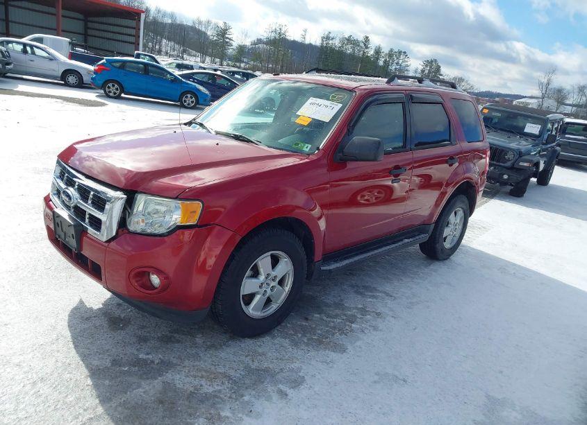 Photo 2 of 2011 Ford Escape XLT (VIN 1FMCU0D71BKA19197)