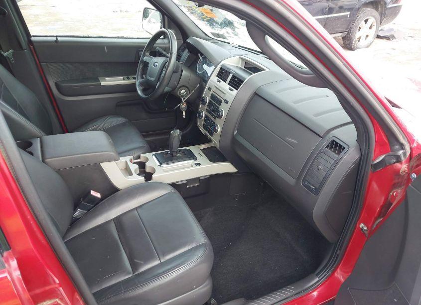 Photo 5 of 2011 Ford Escape XLT (VIN 1FMCU0D71BKA19197)
