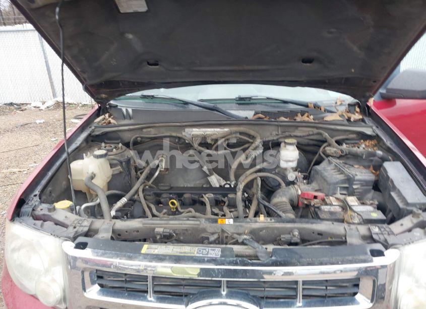 Photo 10 of 2011 Ford Escape XLT (VIN 1FMCU0D71BKA41796)