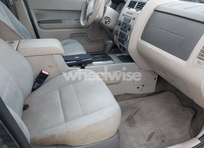 Photo 5 of 2011 Ford Escape XLT (VIN 1FMCU0D71BKA93963)