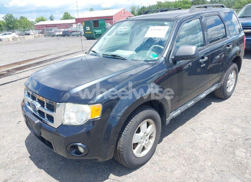 Photo 2 of 2011 Ford Escape XLT (VIN 1FMCU0D71BKC59821)