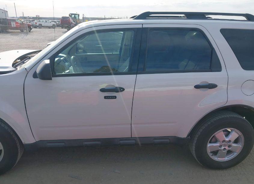 Photo 14 of 2010 Ford Escape XLT (VIN 1FMCU0D72AKA32832)