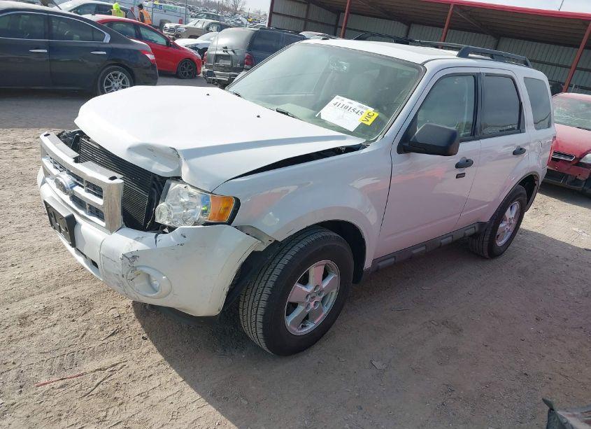 Photo 2 of 2010 Ford Escape XLT (VIN 1FMCU0D72AKA32832)