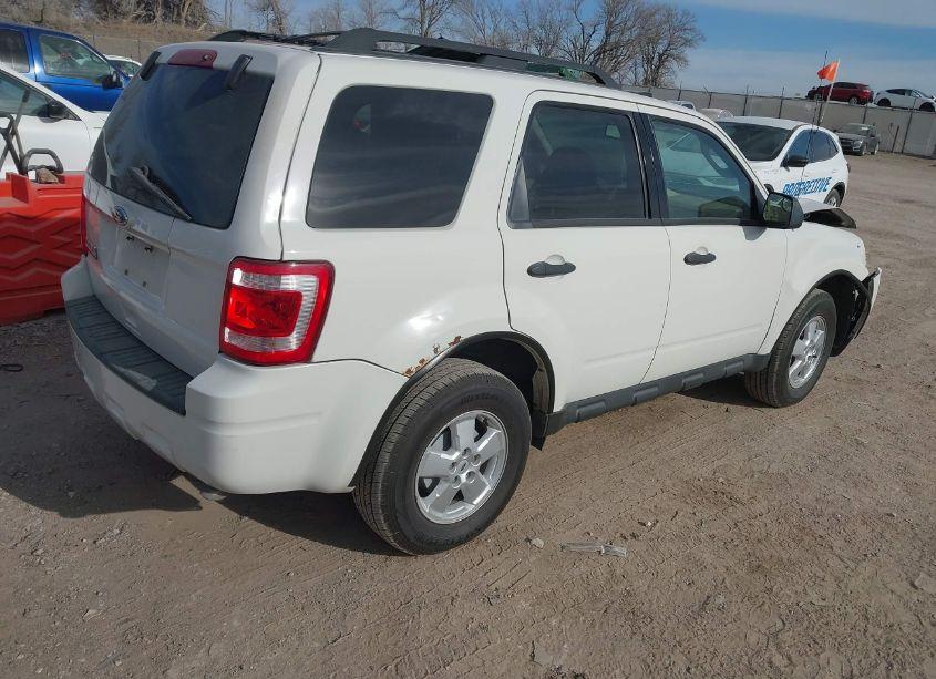 Photo 4 of 2010 Ford Escape XLT (VIN 1FMCU0D72AKA32832)