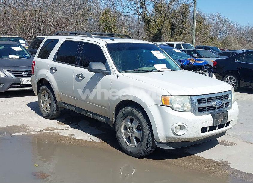 2010 Ford Escape XLT (VIN 1FMCU0D72AKA64101) main photo