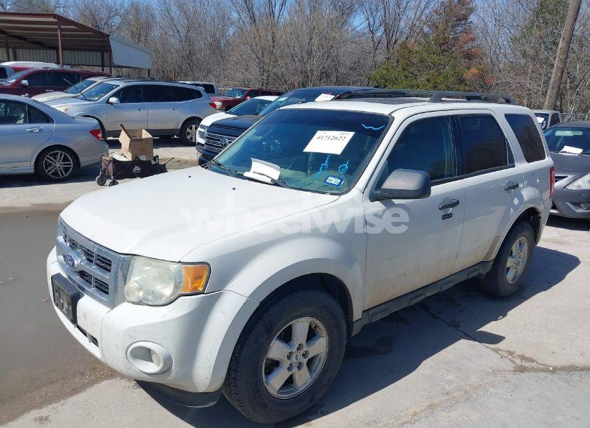 Photo 2 of 2010 Ford Escape XLT (VIN 1FMCU0D72AKA64101)
