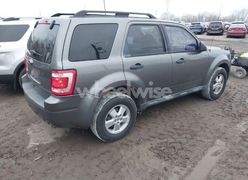 Photo 4 of 2010 Ford Escape XLT (VIN 1FMCU0D72AKB51352)