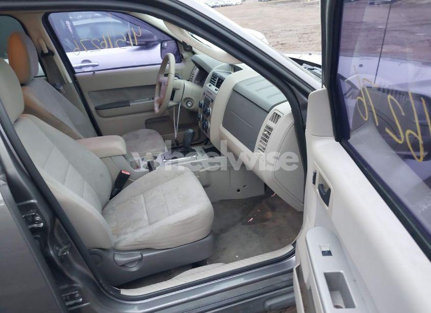 Photo 5 of 2010 Ford Escape XLT (VIN 1FMCU0D72AKB51352)