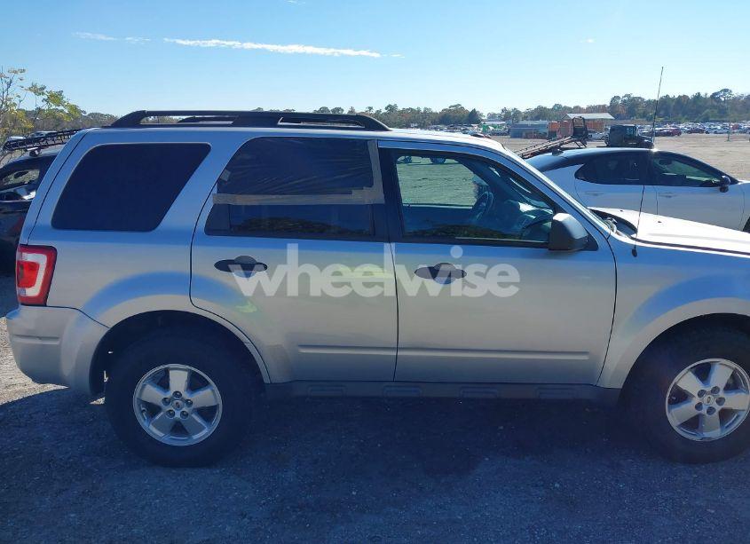 Photo 13 of 2010 Ford Escape XLT (VIN 1FMCU0D72AKC25479)