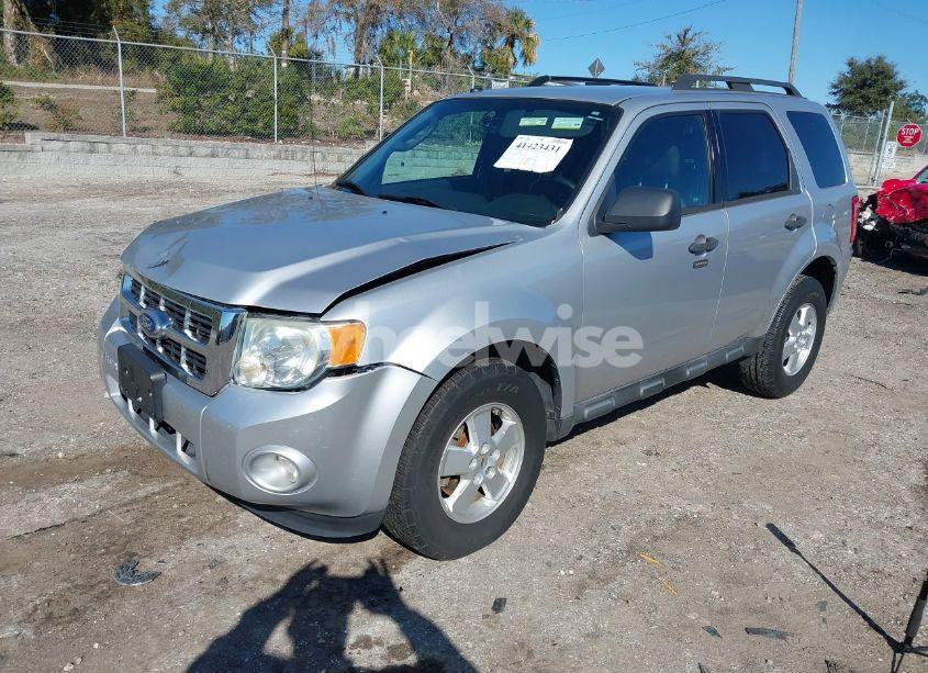 Photo 2 of 2010 Ford Escape XLT (VIN 1FMCU0D72AKC25479)