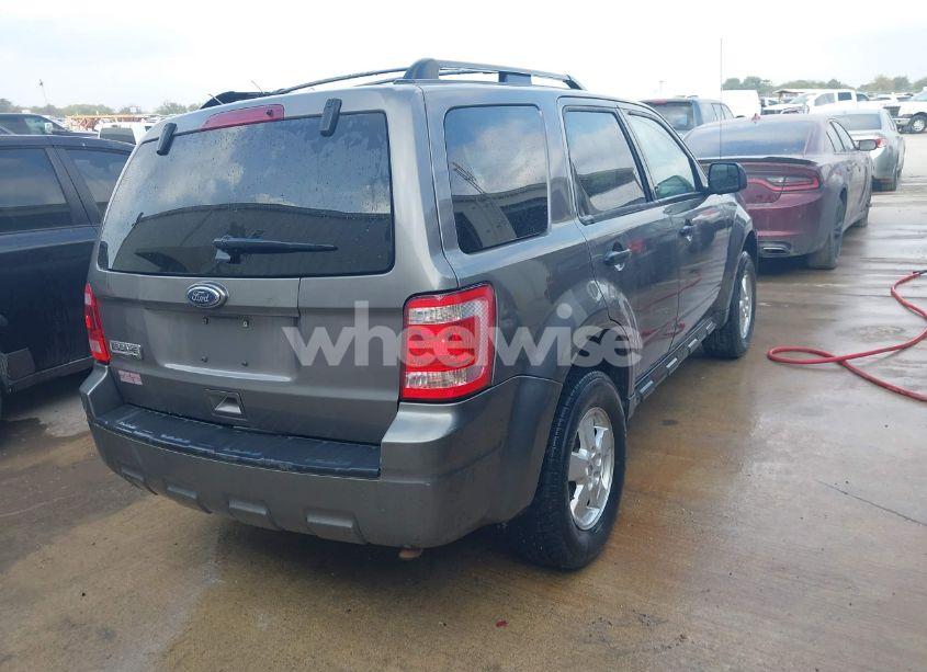 Photo 4 of 2010 Ford Escape XLT (VIN 1FMCU0D72AKD33262)