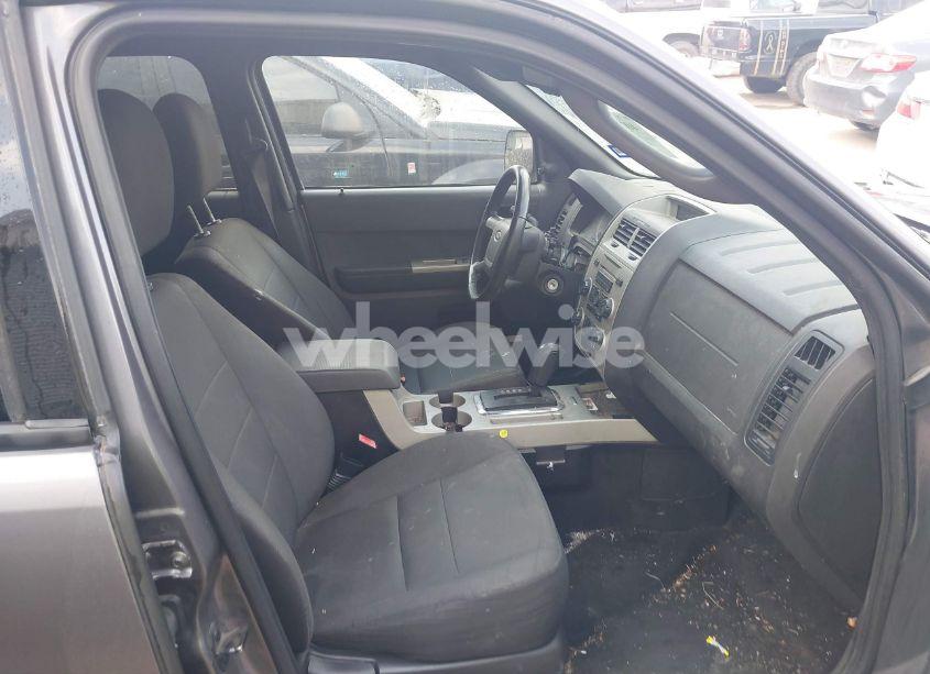 Photo 5 of 2010 Ford Escape XLT (VIN 1FMCU0D72AKD33262)