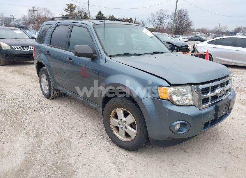 2010 Ford Escape XLT (VIN 1FMCU0D72AKD43175) main photo