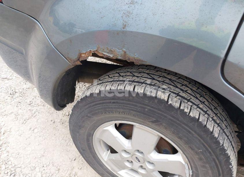 Photo 6 of 2010 Ford Escape XLT (VIN 1FMCU0D72AKD43175)