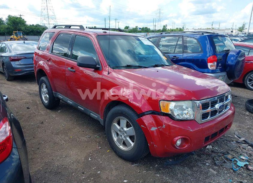 2010 Ford Escape XLT (VIN 1FMCU0D72AKD44178) main photo