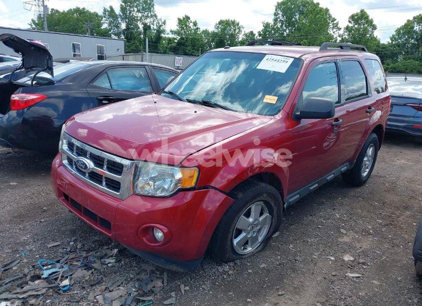 Photo 2 of 2010 Ford Escape XLT (VIN 1FMCU0D72AKD44178)
