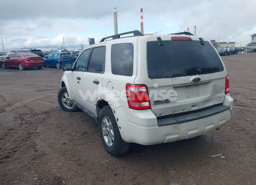 Photo 3 of 2011 Ford Escape XLT (VIN 1FMCU0D72BKA15577)