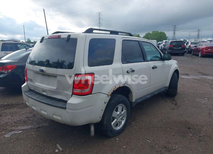 Photo 4 of 2011 Ford Escape XLT (VIN 1FMCU0D72BKA15577)