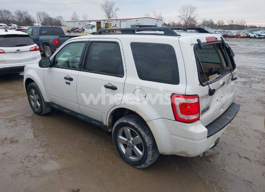 Photo 3 of 2011 Ford Escape XLT (VIN 1FMCU0D72BKA21282)