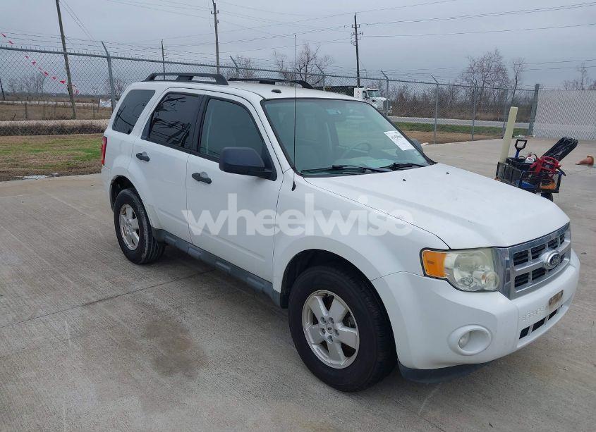 2011 Ford Escape XLT (VIN 1FMCU0D72BKB47982) main photo