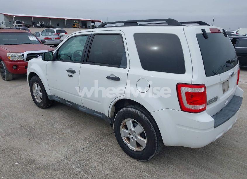 Photo 3 of 2011 Ford Escape XLT (VIN 1FMCU0D72BKB47982)